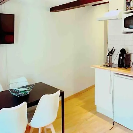 アパート Studio For 4 People *