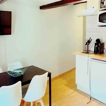 アパート Studio For 4 People コリウール
