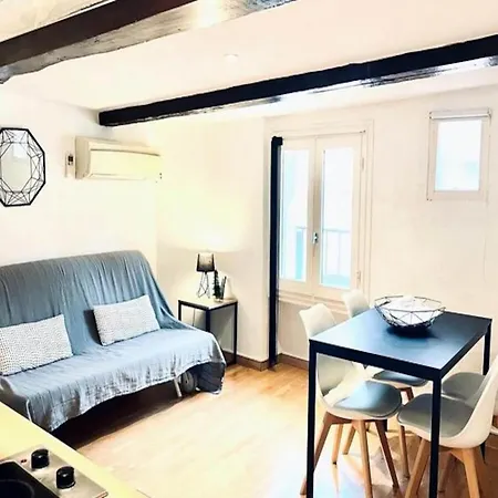 アパート Studio For 4 People *