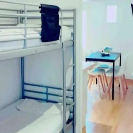 アパート Studio For 4 People *
